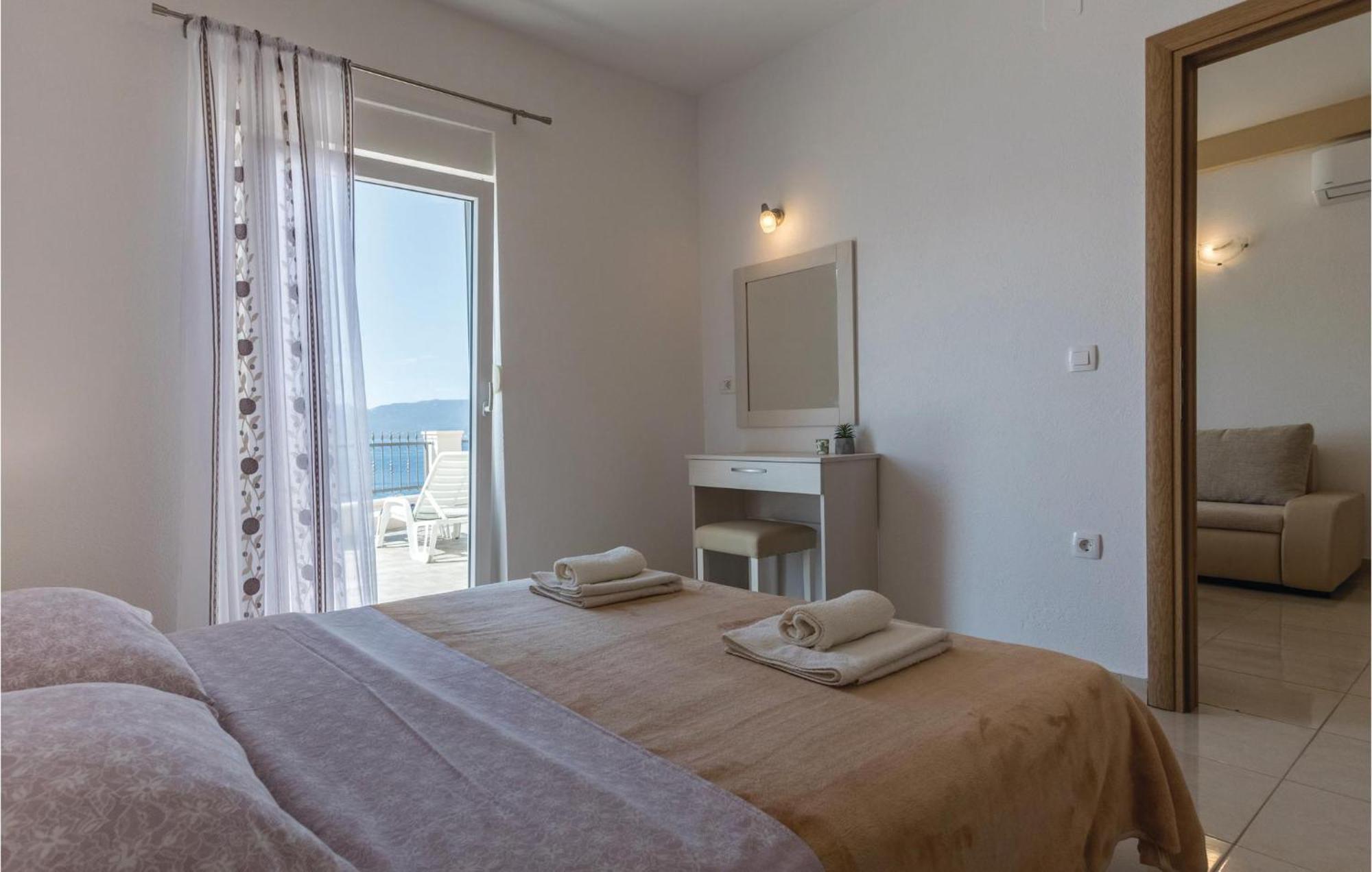 1 Bedroom Amazing Apartment In Komarna เคล็ค ภายนอก รูปภาพ