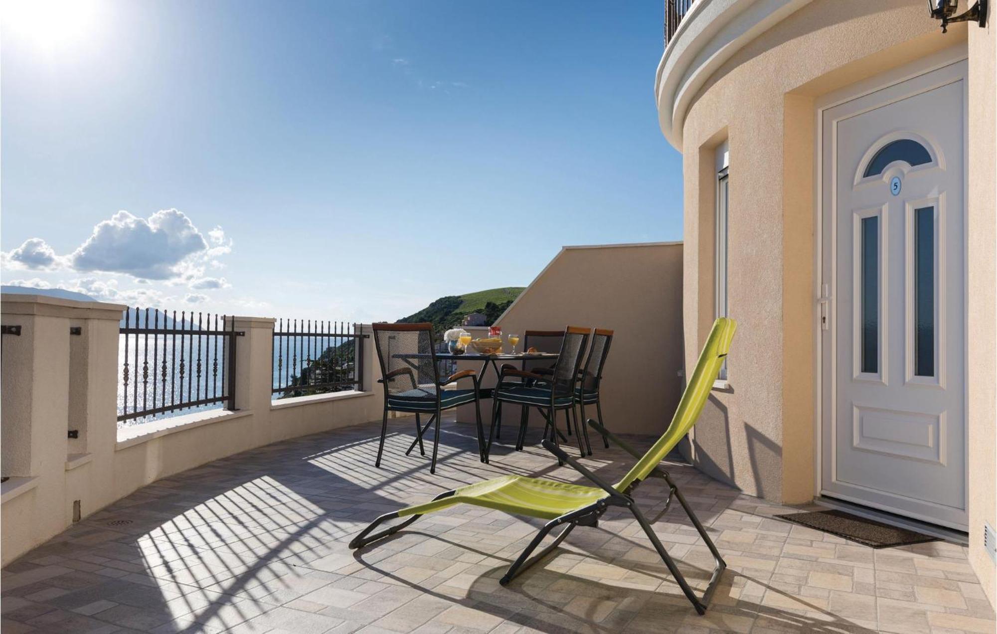 1 Bedroom Amazing Apartment In Komarna เคล็ค ภายนอก รูปภาพ