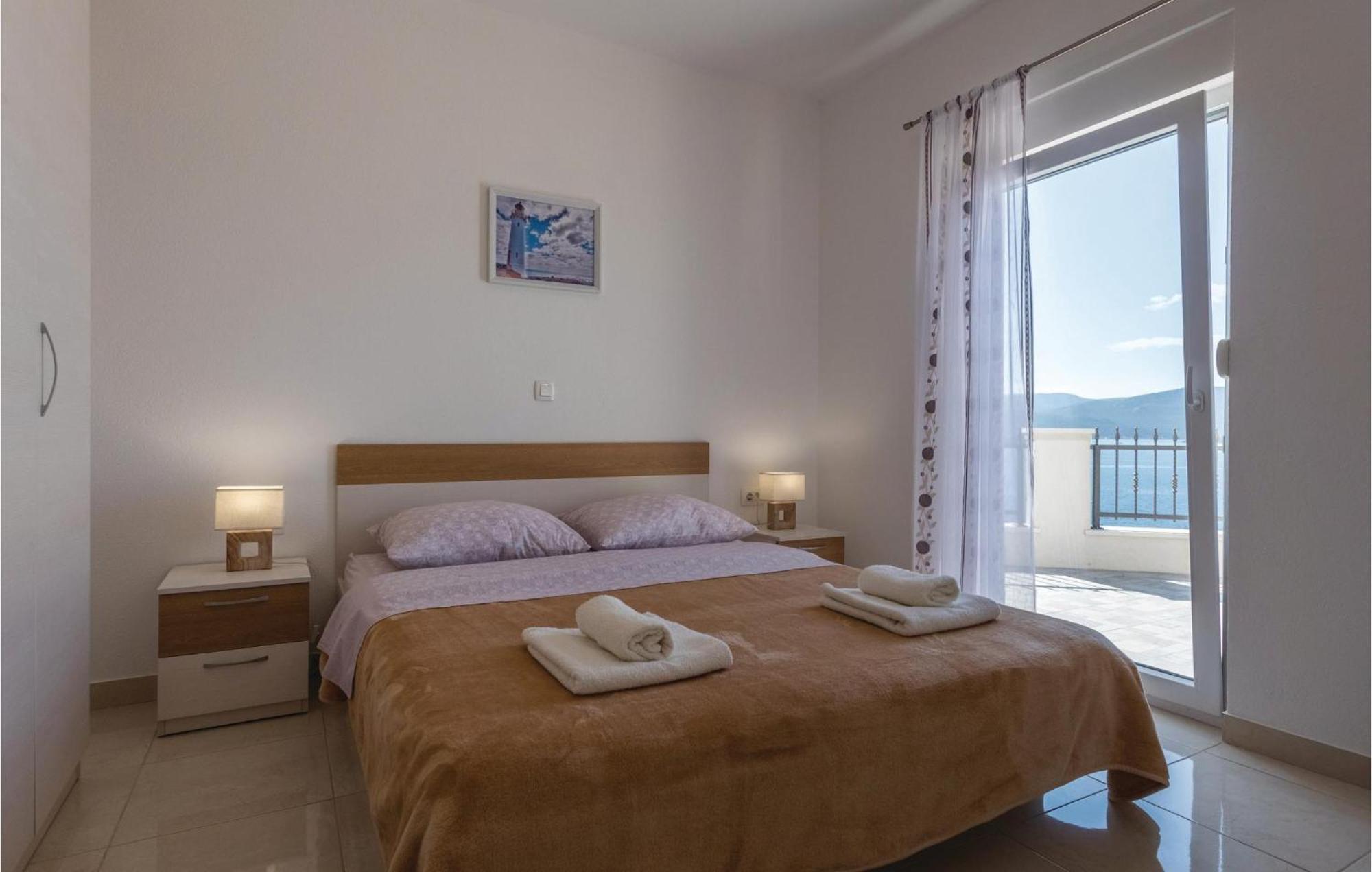 1 Bedroom Amazing Apartment In Komarna เคล็ค ภายนอก รูปภาพ