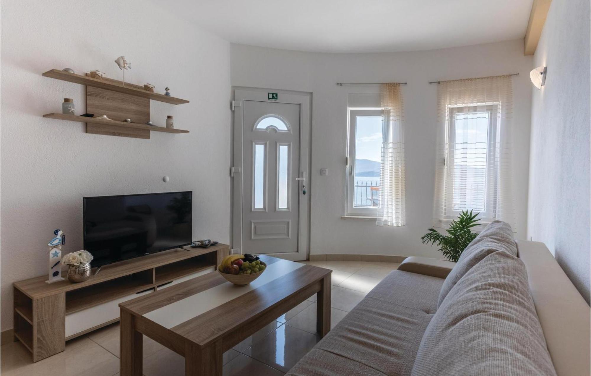 1 Bedroom Amazing Apartment In Komarna เคล็ค ภายนอก รูปภาพ