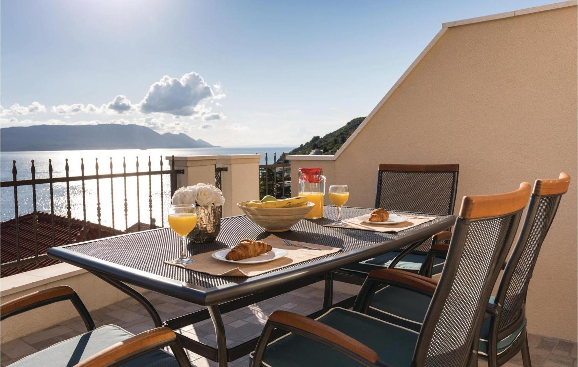 1 Bedroom Amazing Apartment In Komarna เคล็ค ภายนอก รูปภาพ