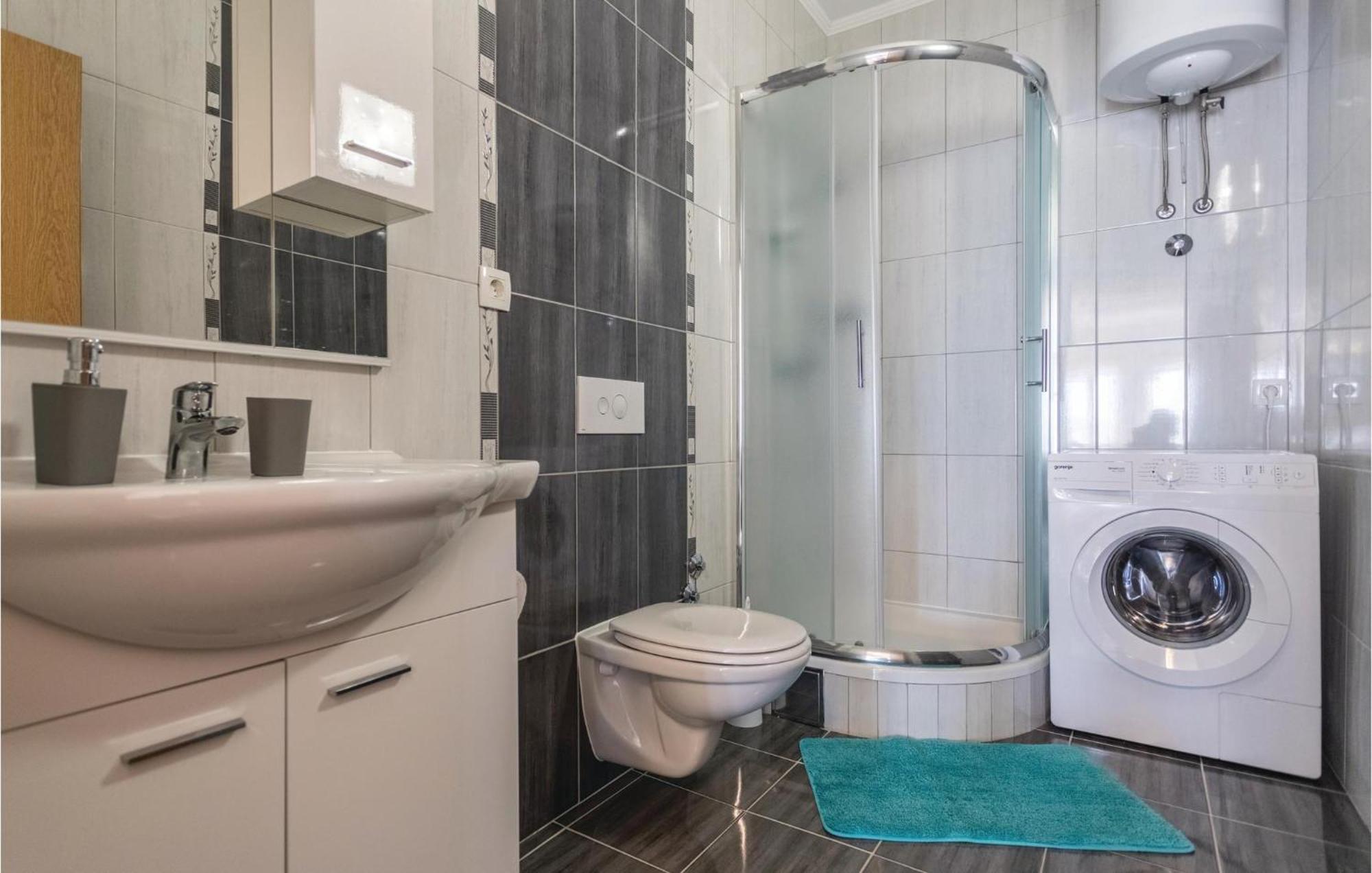 1 Bedroom Amazing Apartment In Komarna เคล็ค ภายนอก รูปภาพ